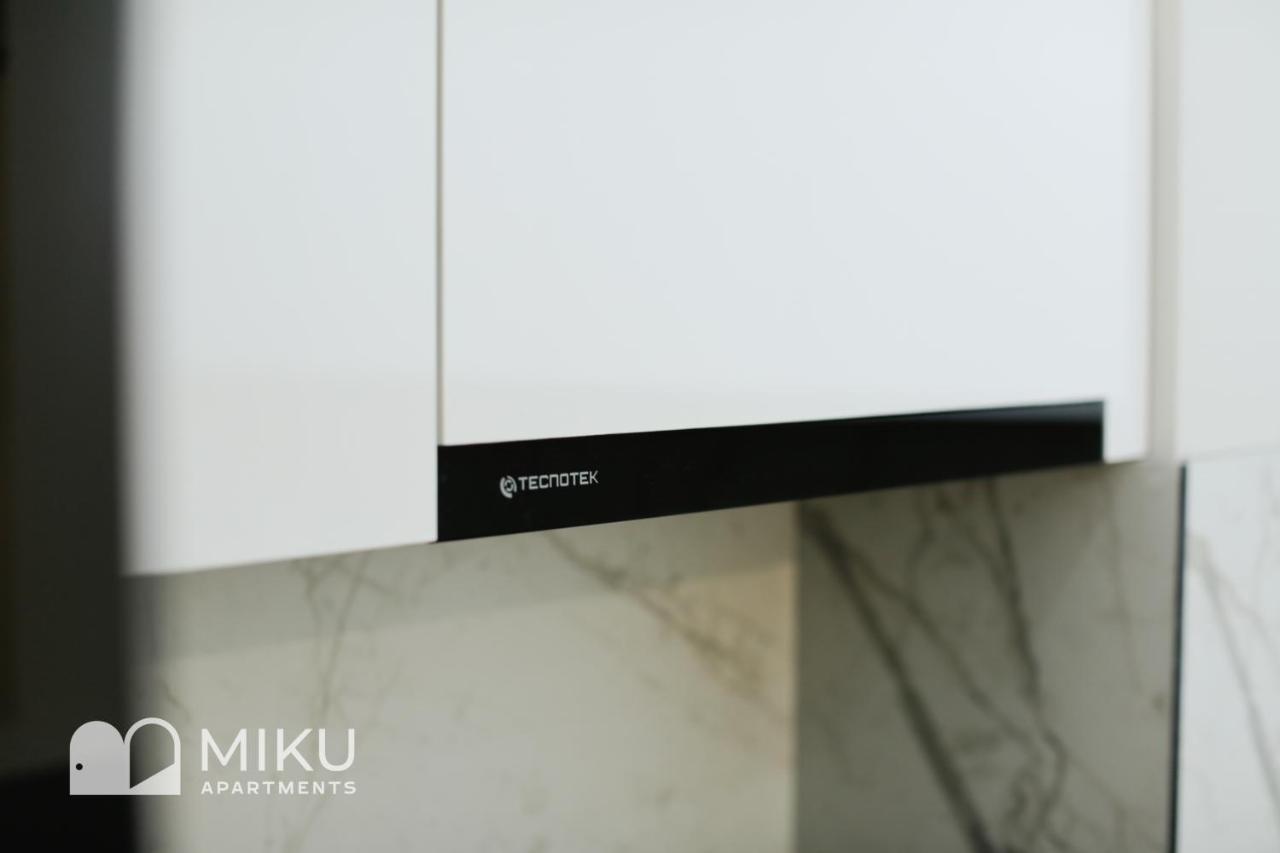 טיראנה Miku Apartment - Vibrant 1Bd Apartment At Olympic Residence מראה חיצוני תמונה