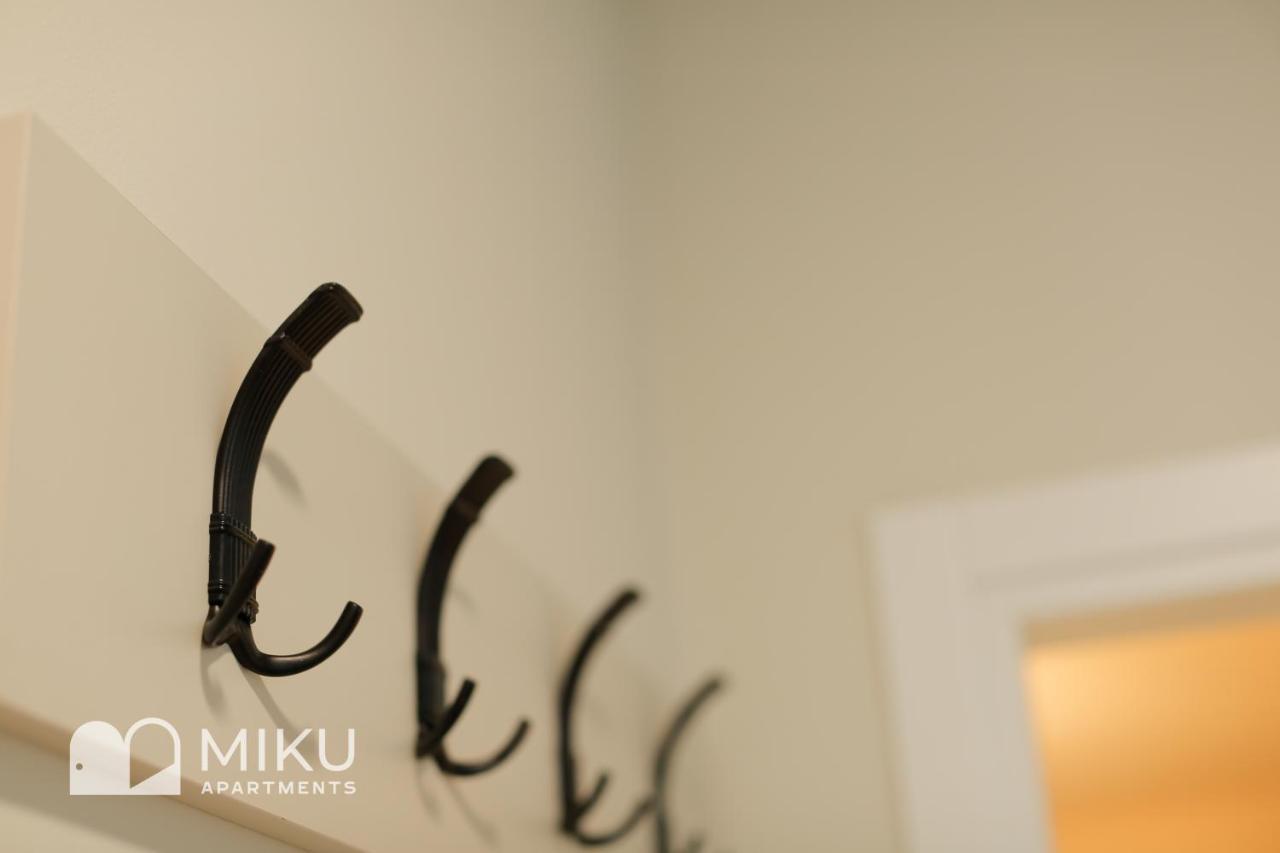 טיראנה Miku Apartment - Vibrant 1Bd Apartment At Olympic Residence מראה חיצוני תמונה