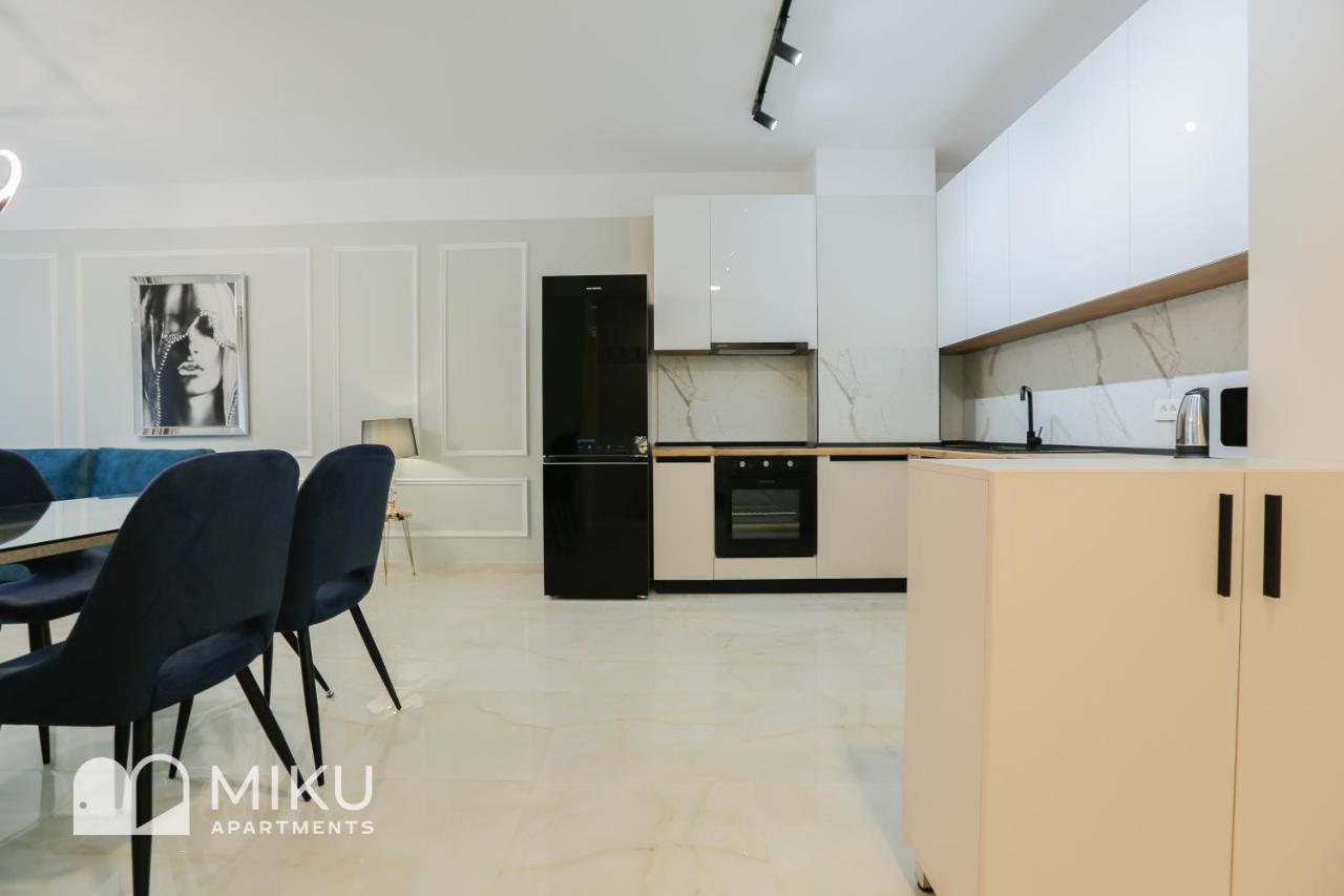 טיראנה Miku Apartment - Vibrant 1Bd Apartment At Olympic Residence מראה חיצוני תמונה
