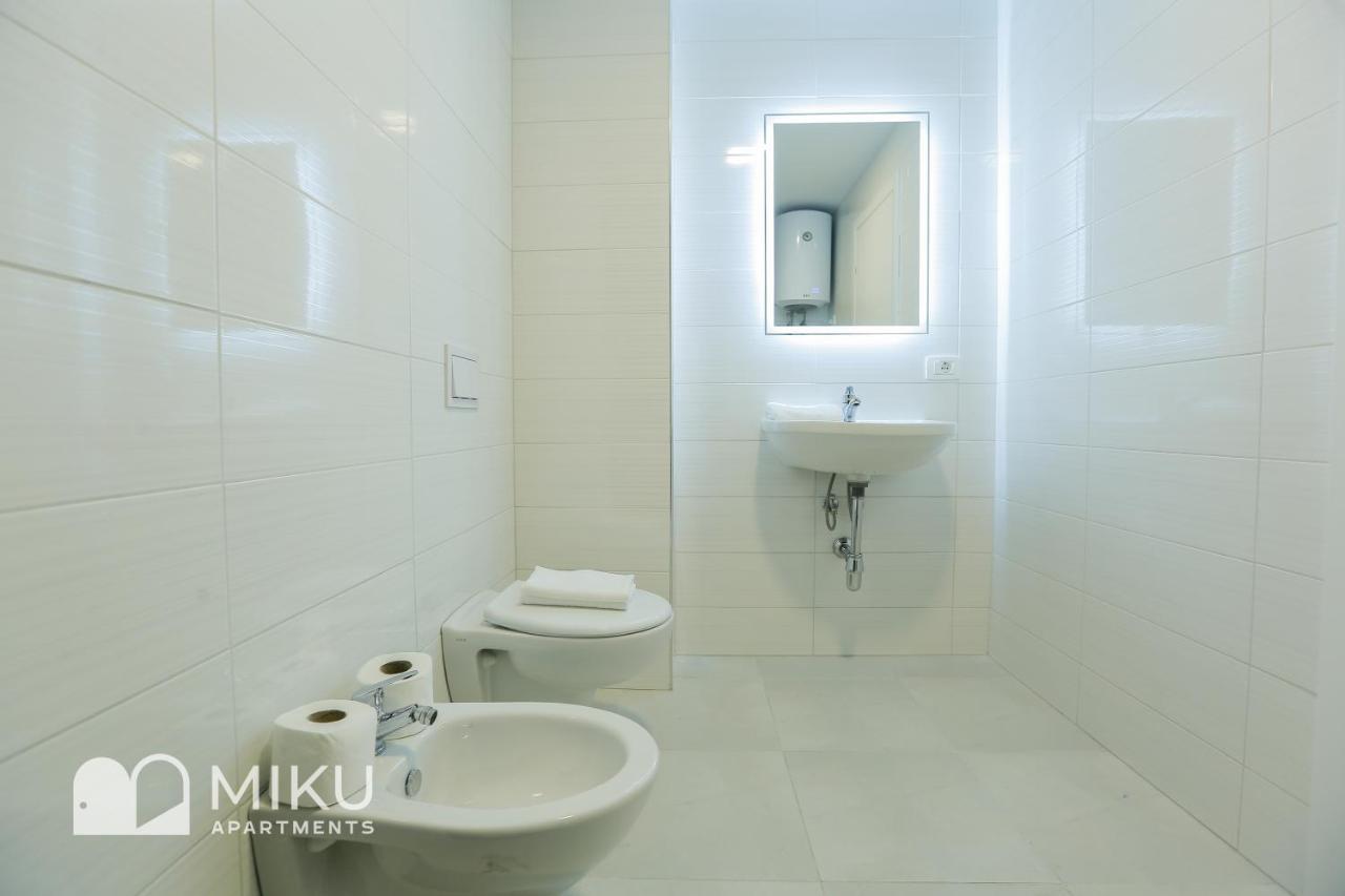 טיראנה Miku Apartment - Vibrant 1Bd Apartment At Olympic Residence מראה חיצוני תמונה